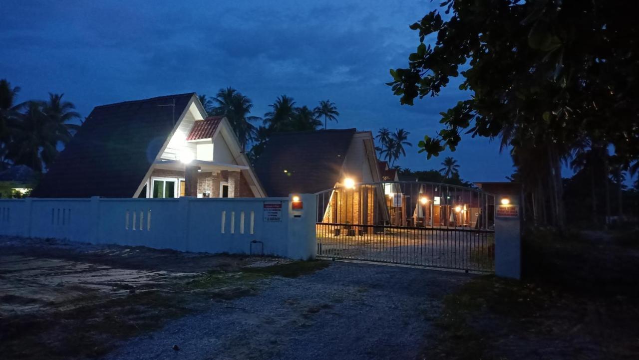 Zainab Cottage Pasir Puteh Esterno foto