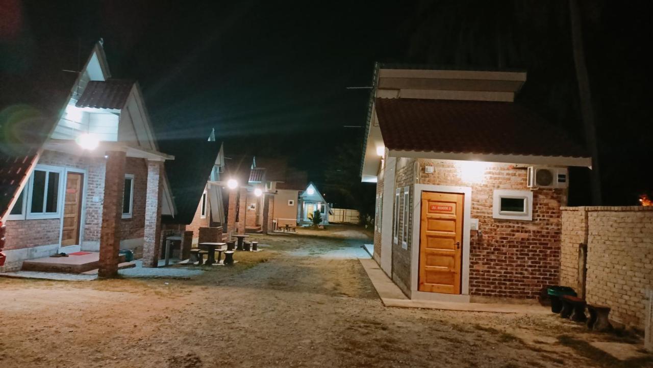 Zainab Cottage Pasir Puteh Esterno foto