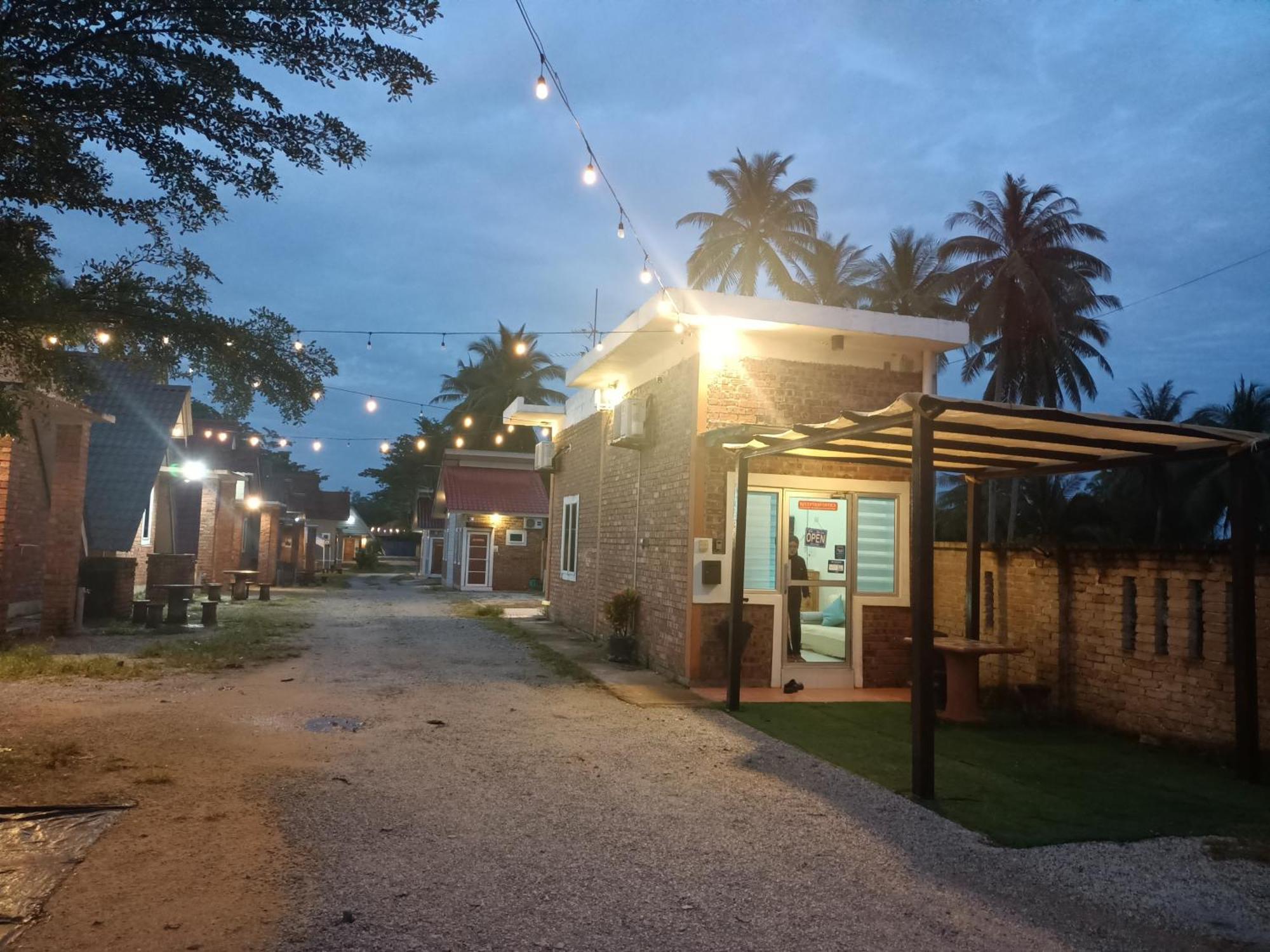 Zainab Cottage Pasir Puteh Esterno foto