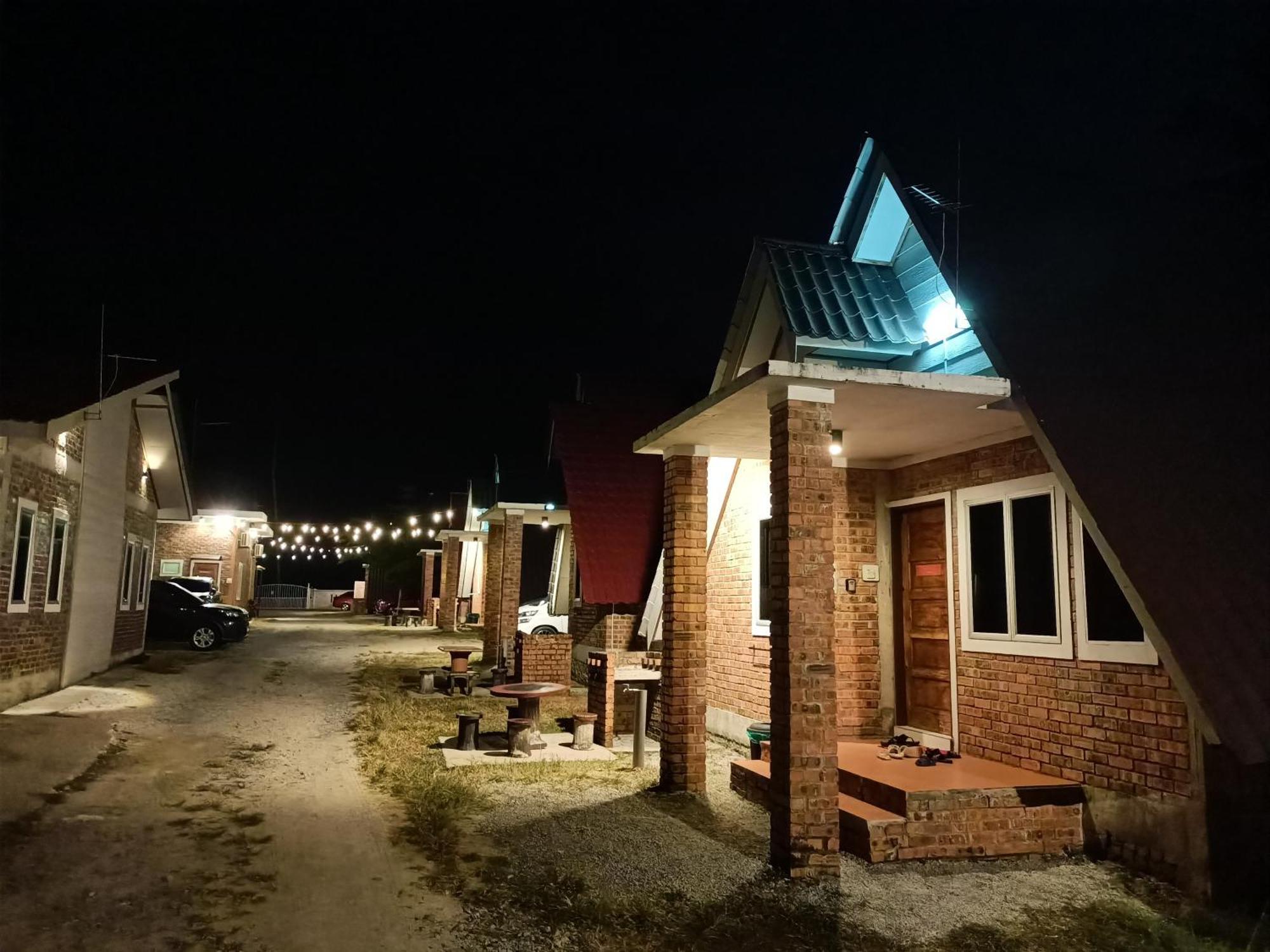 Zainab Cottage Pasir Puteh Esterno foto